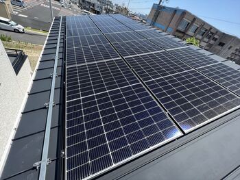 Canadiansolar 太陽光パネル設置工事　OMRON蓄電池システム設置工事